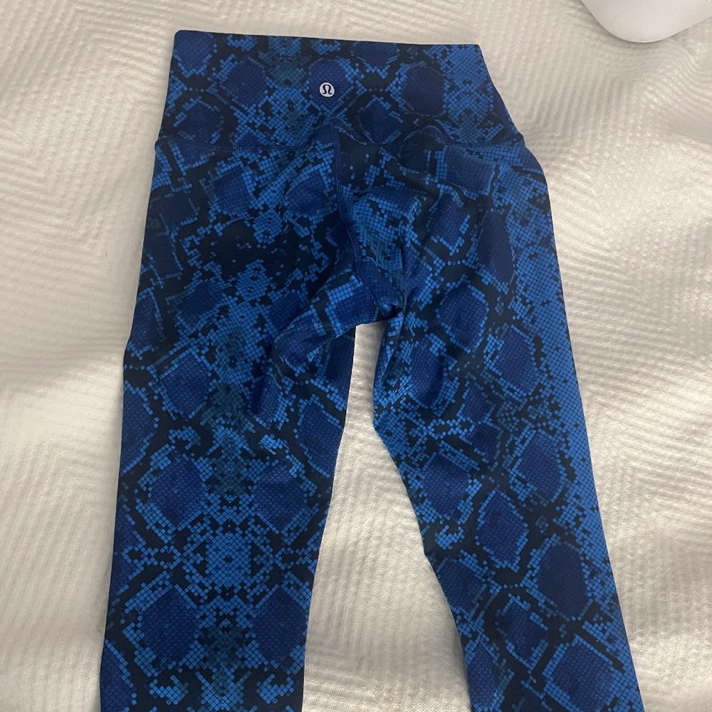Lululemon Wunder Under Size 4